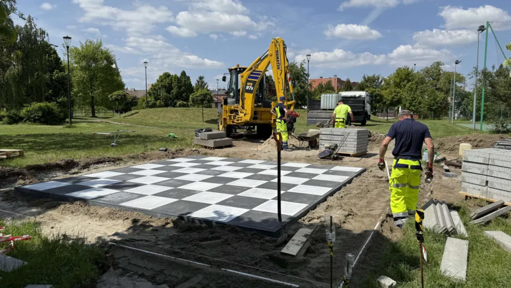 Budowa szachownicy parkowej - roboty budowlane Greensystem